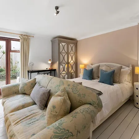 The Rosevine Hotel 4*